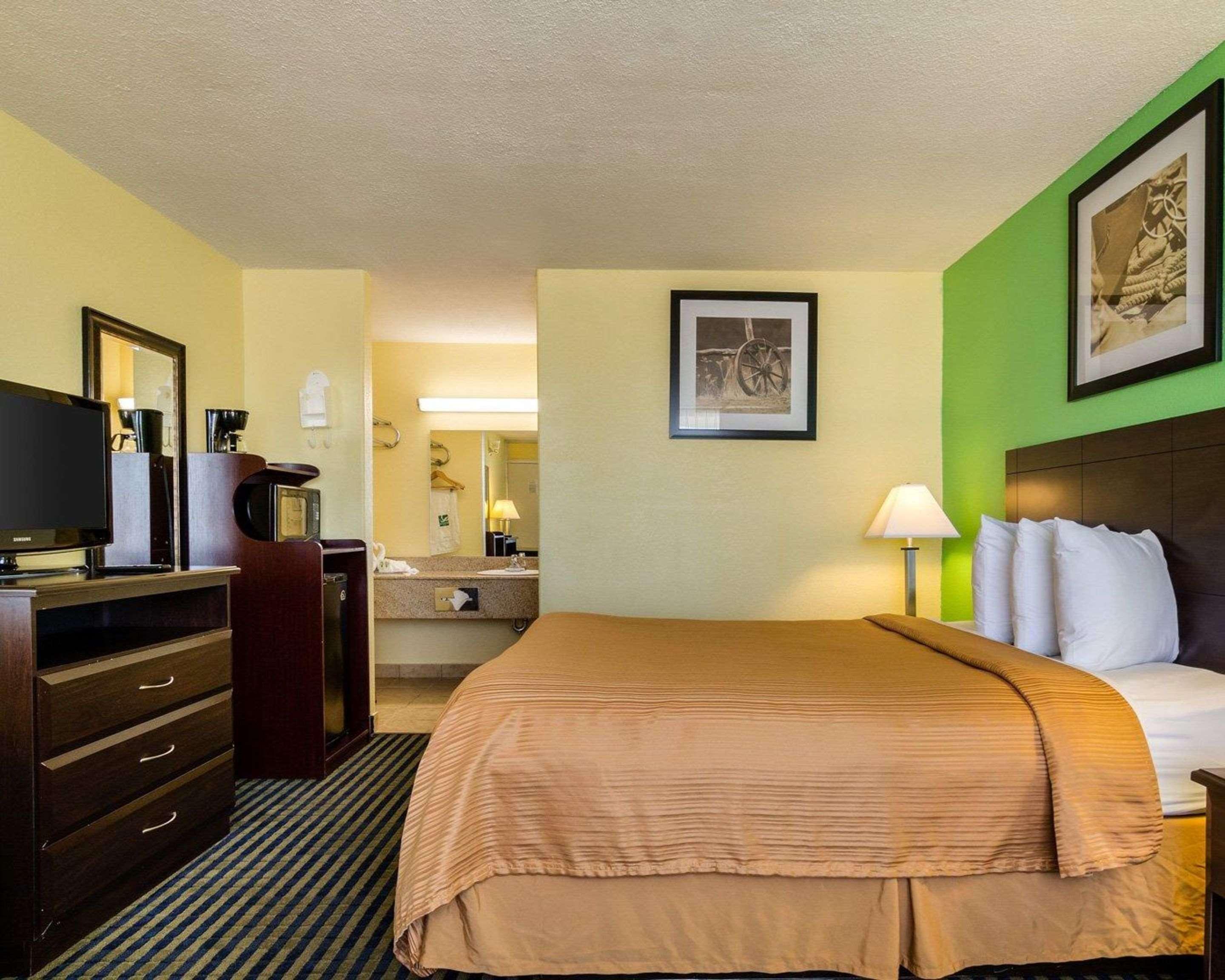 Quality Inn Liberal Extérieur photo