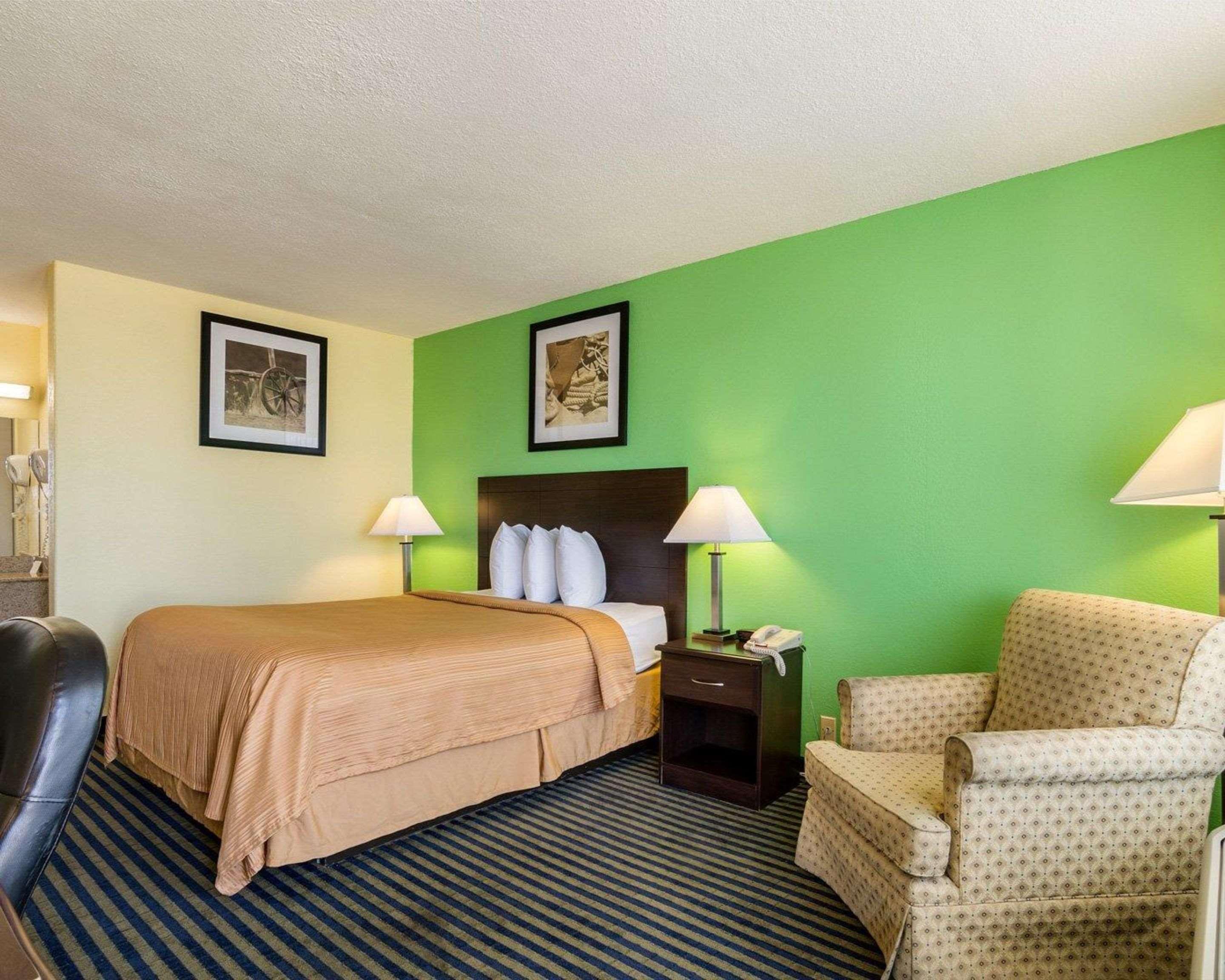 Quality Inn Liberal Extérieur photo