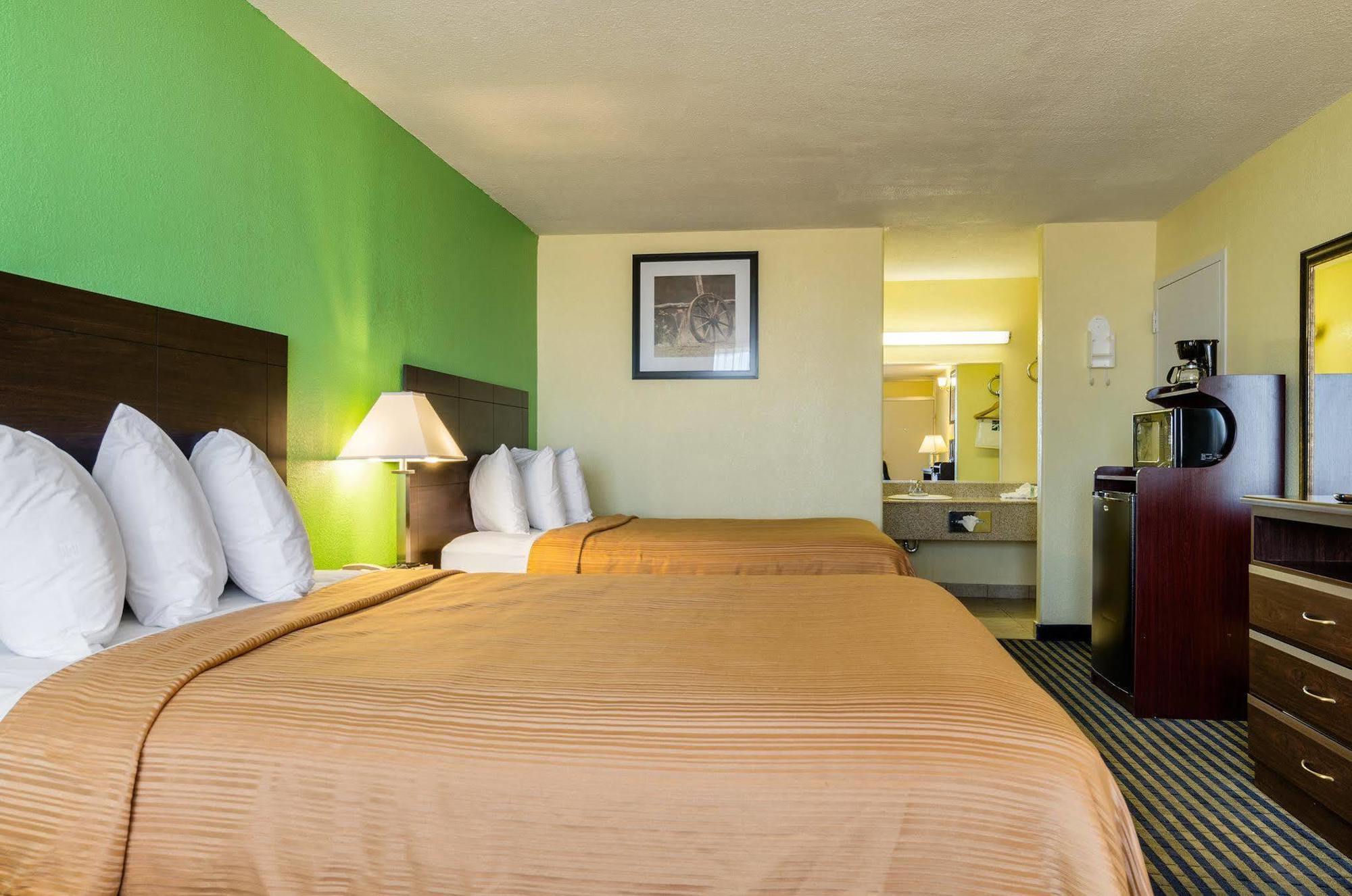 Quality Inn Liberal Extérieur photo